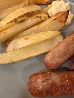 Friet en worst uit de airfryer
